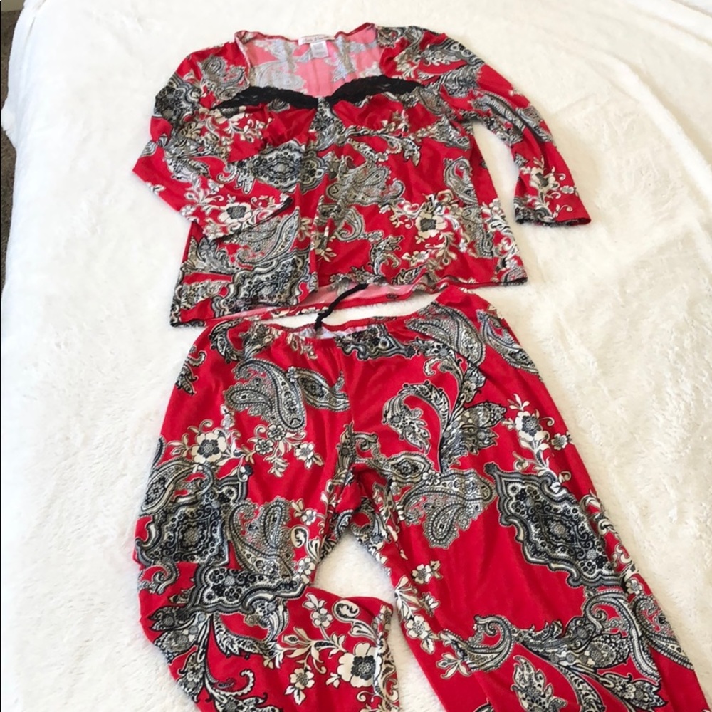Comfy soft pajama set, top and crop pant